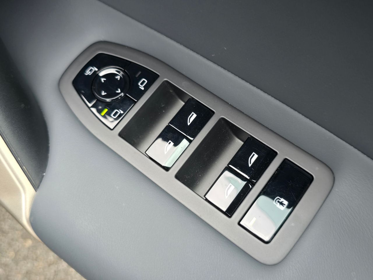 i20 iX xDrive40