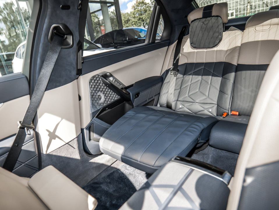 BMW 760