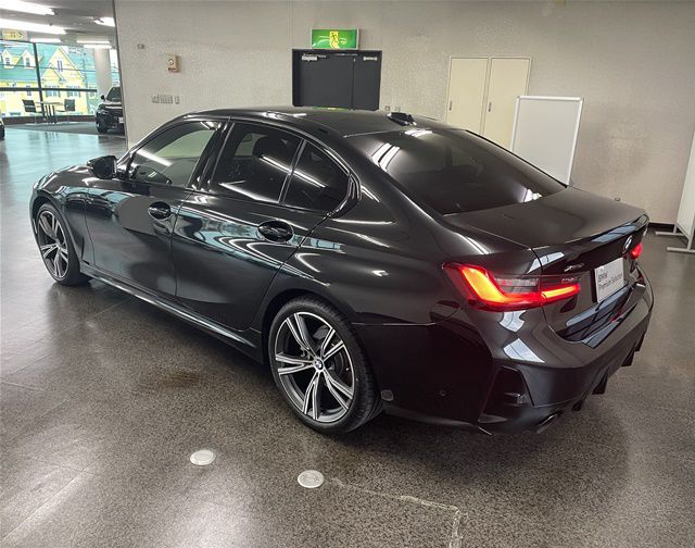 320d xDrive Berline RHD