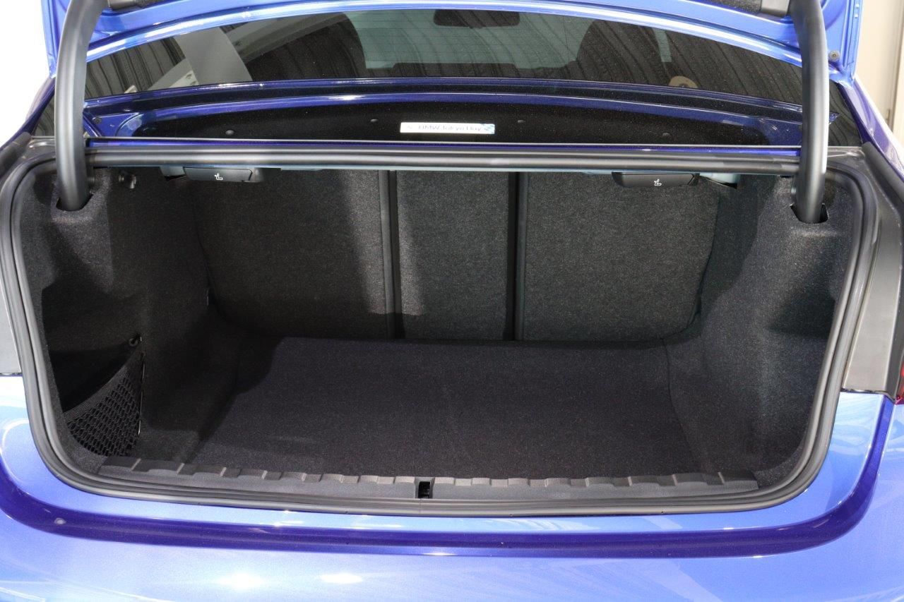 320d xDrive Berline RHD