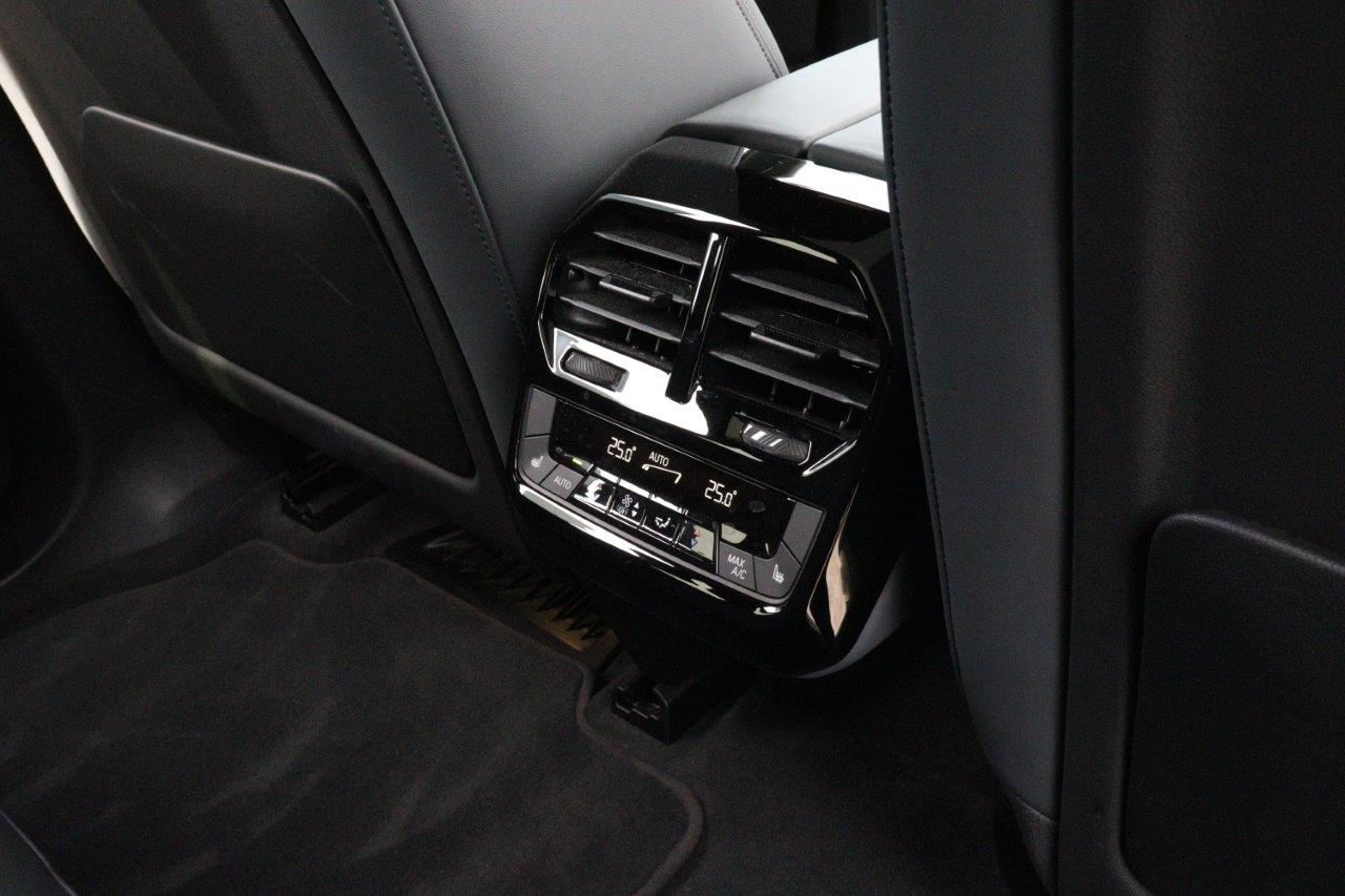i20 iX xDrive50