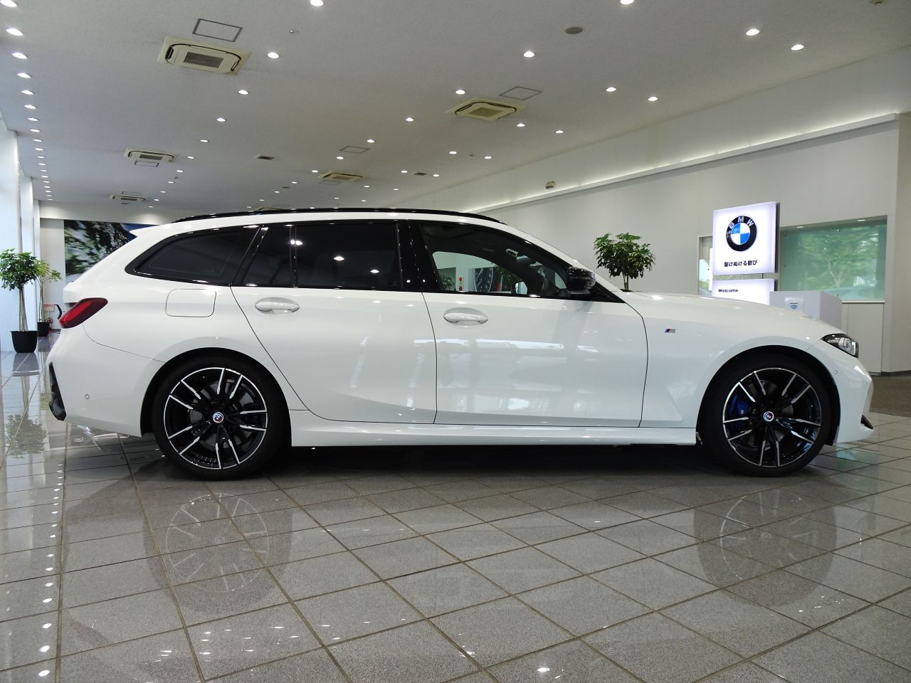 G21 M340i xDrive Touring LCI RHD
