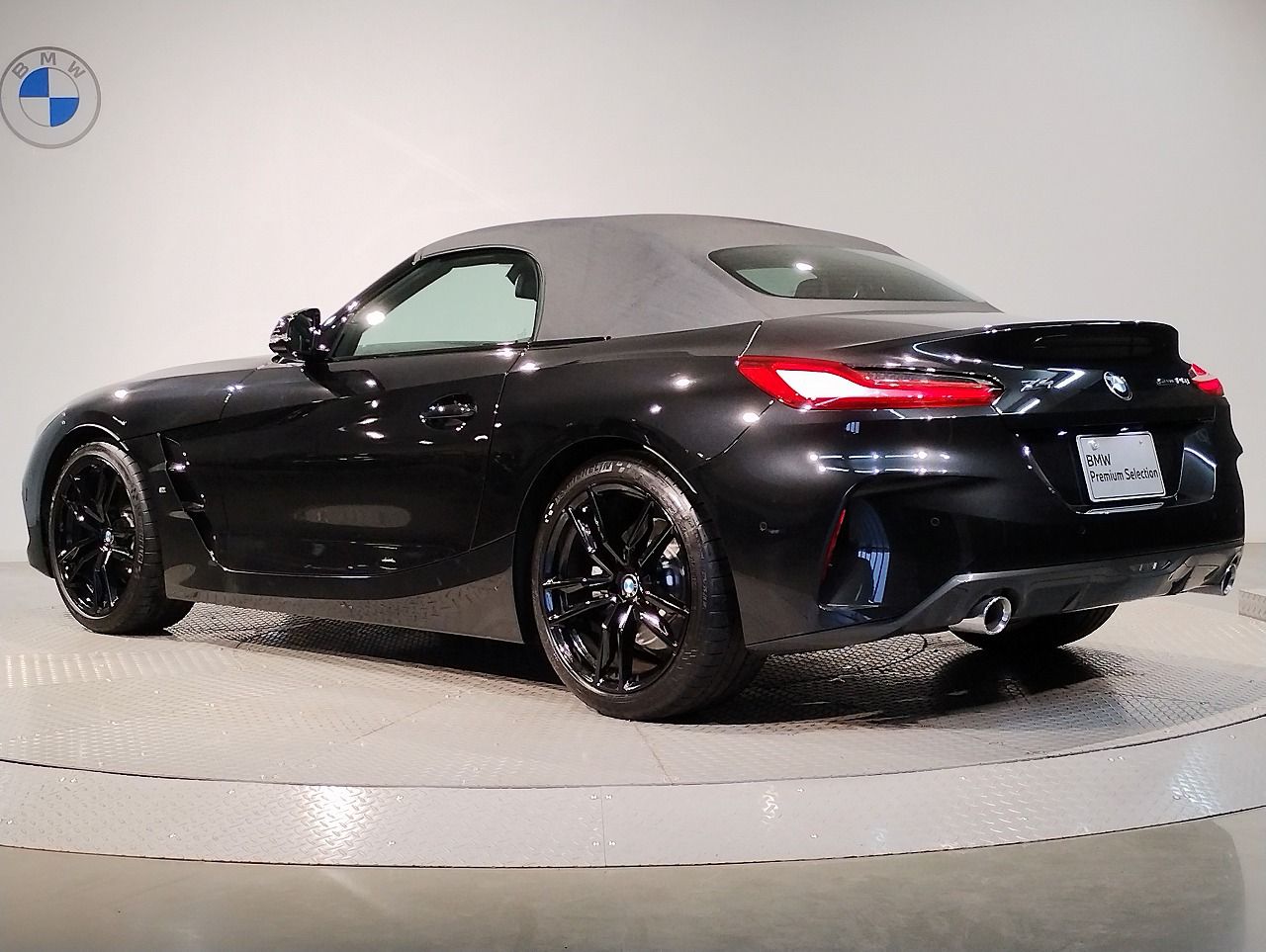 G29 z4 sDrive20i RHD