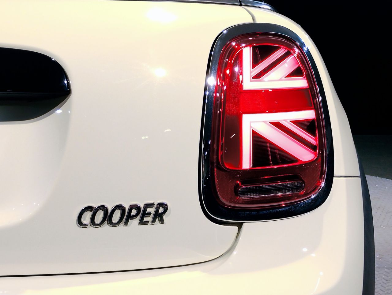 MINI Cooper F56 RHD