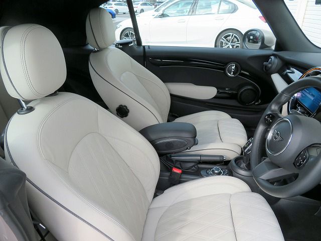 MINI Cooper S Convertible RHD