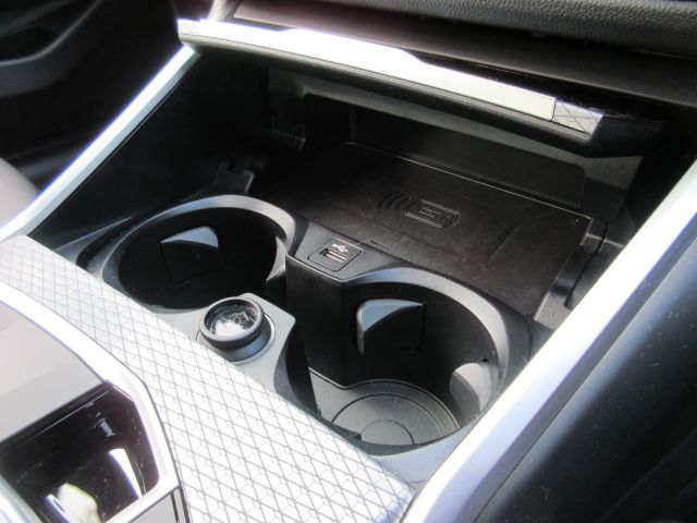 320d xDrive Berline RHD