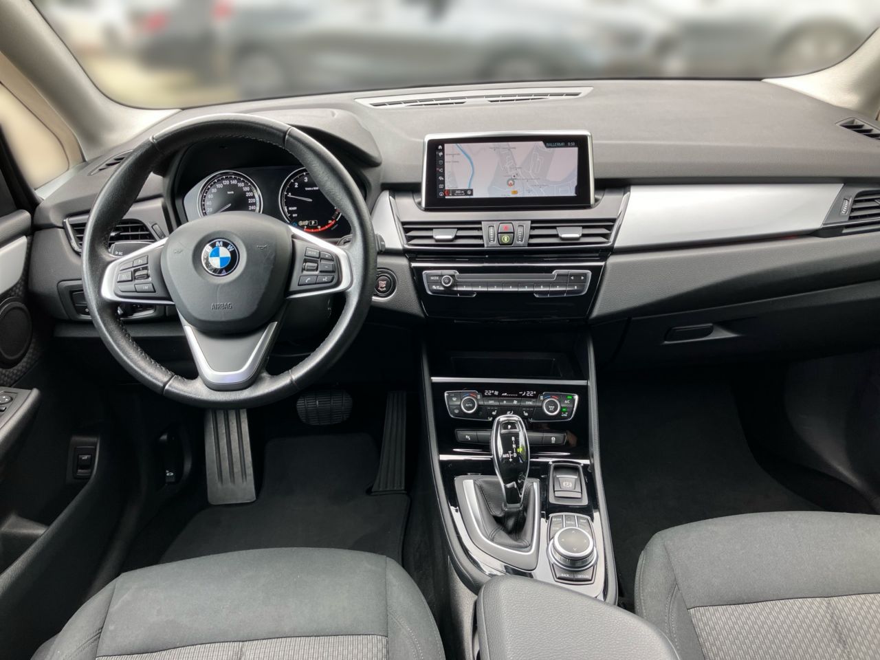 BMW 218