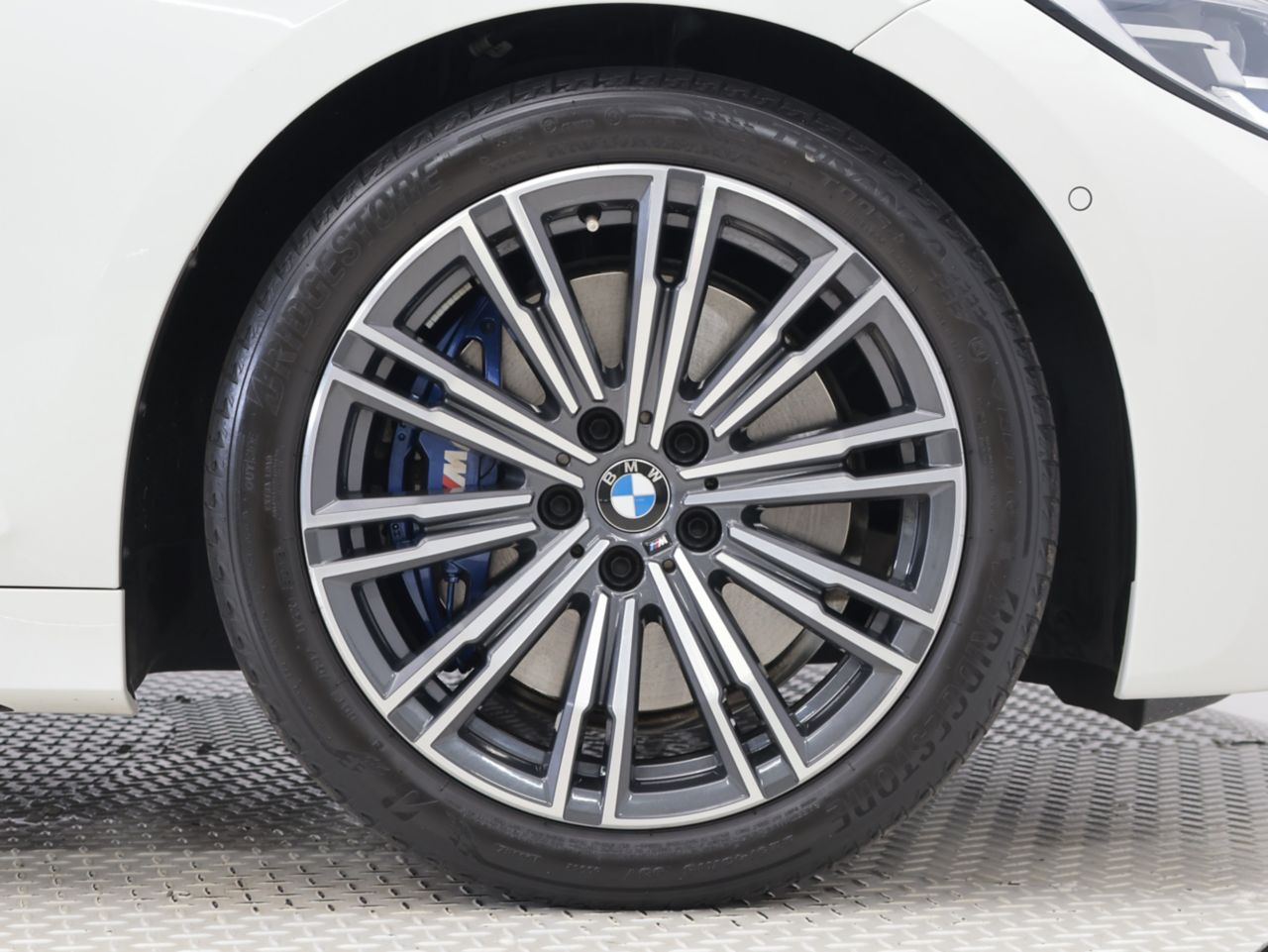 G20 330i Saloon RHD MX