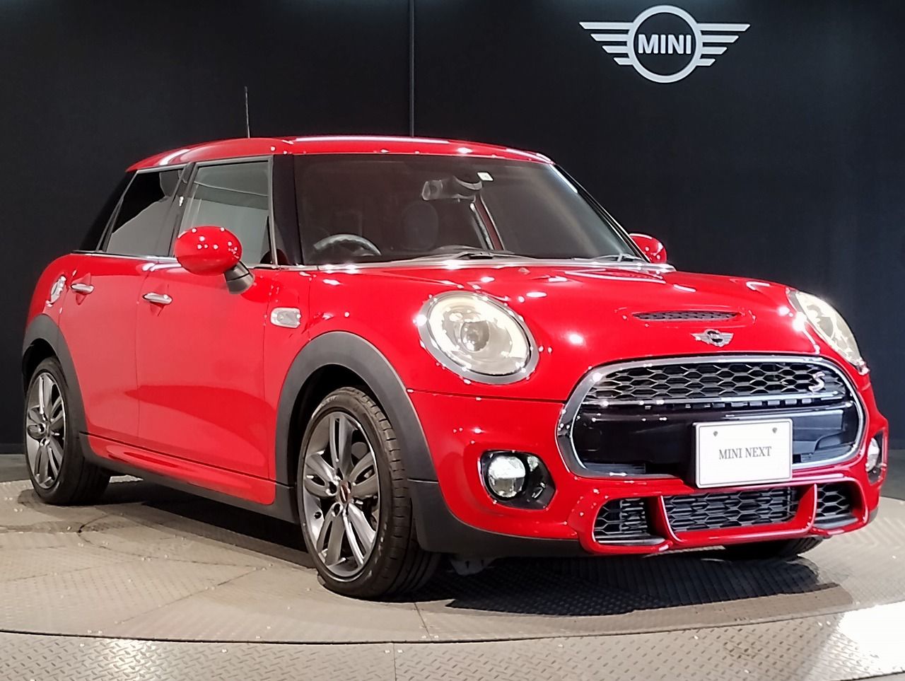 F55 COOPER S D(AT)