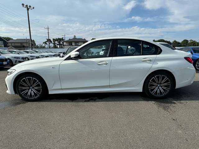 G20 320d xDrive RHD Saloon