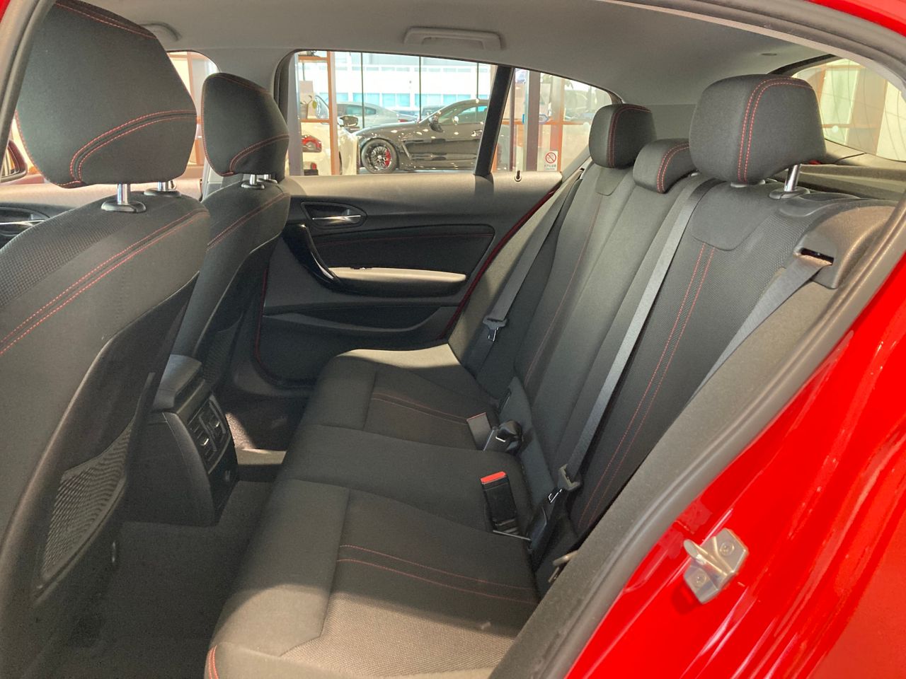 118D 5DOOR RHD