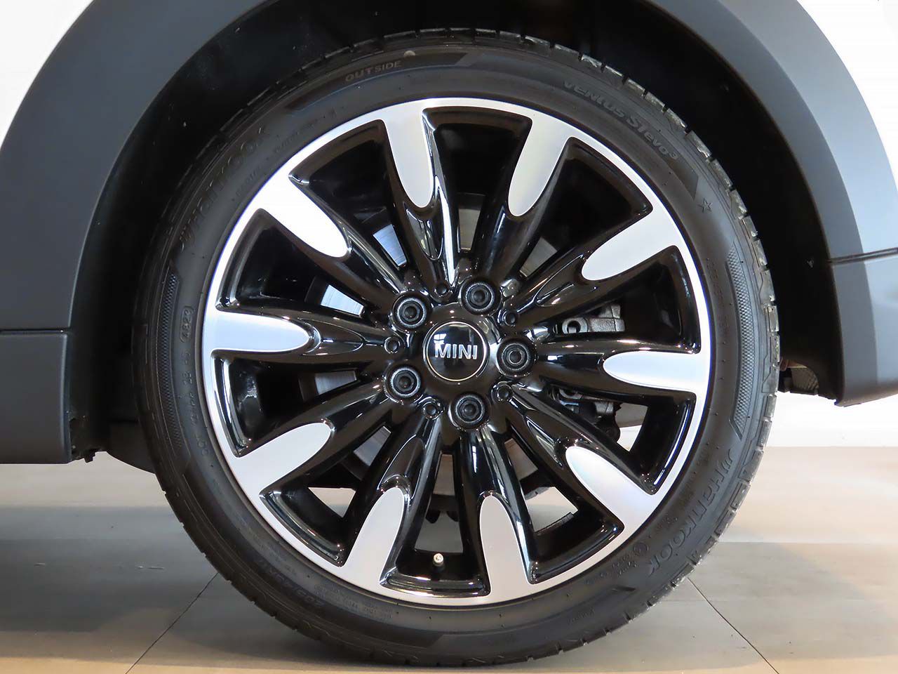 MINI Cooper F56 RHD