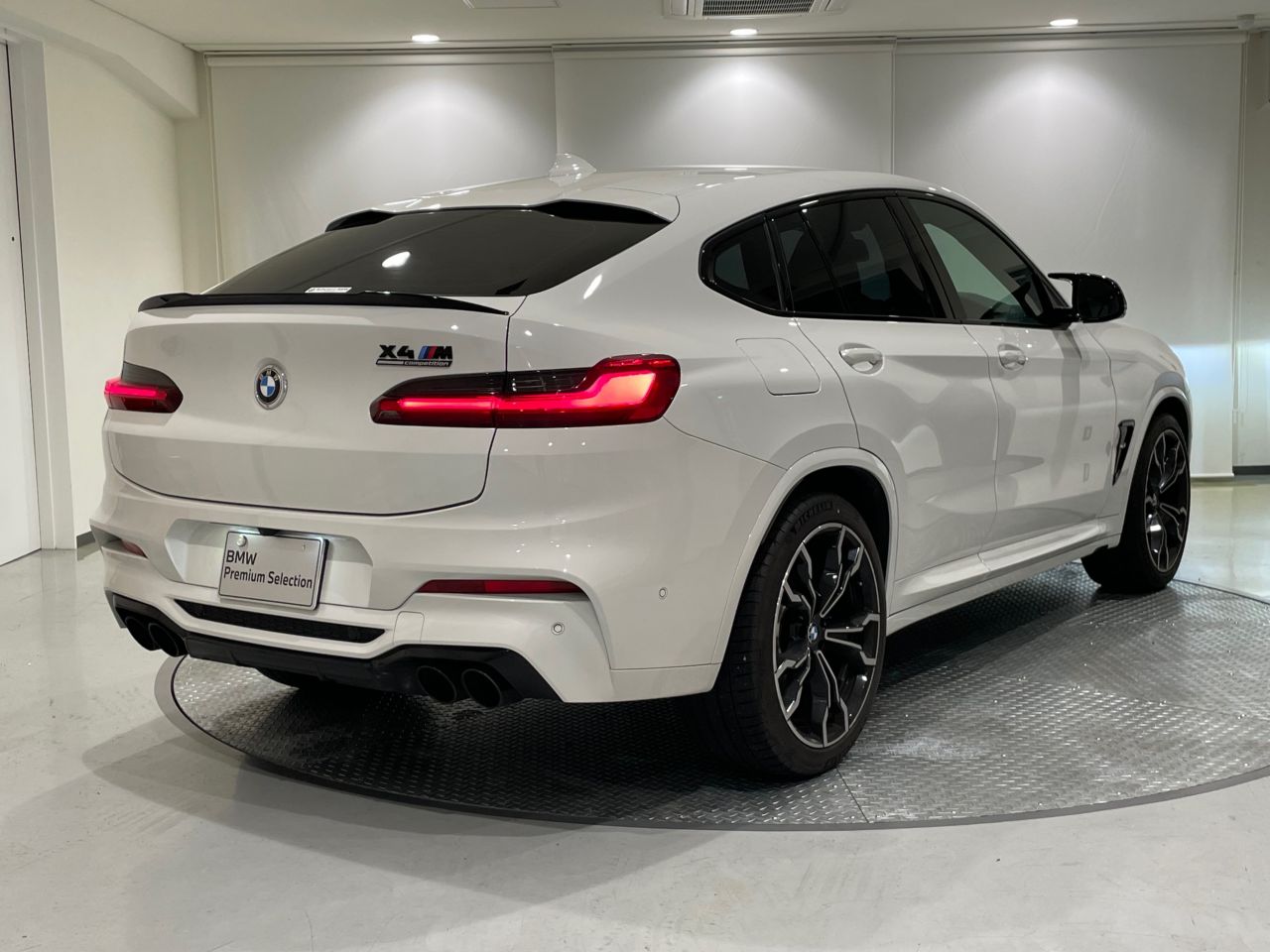 X4 M RHD