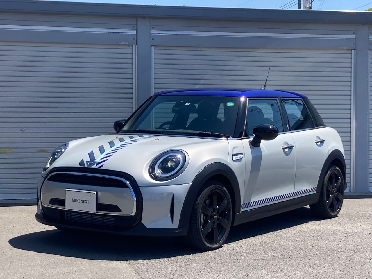 THE NEW MINI COOPER D 5 DOOR BRICK LANE EDITION.