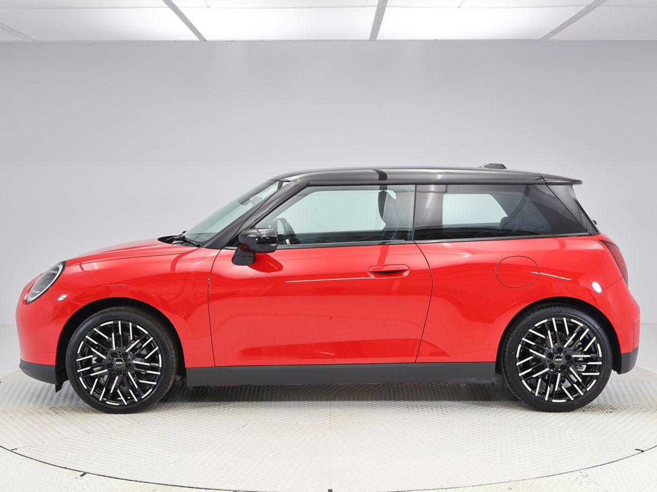 J01 MINI Cooper SE