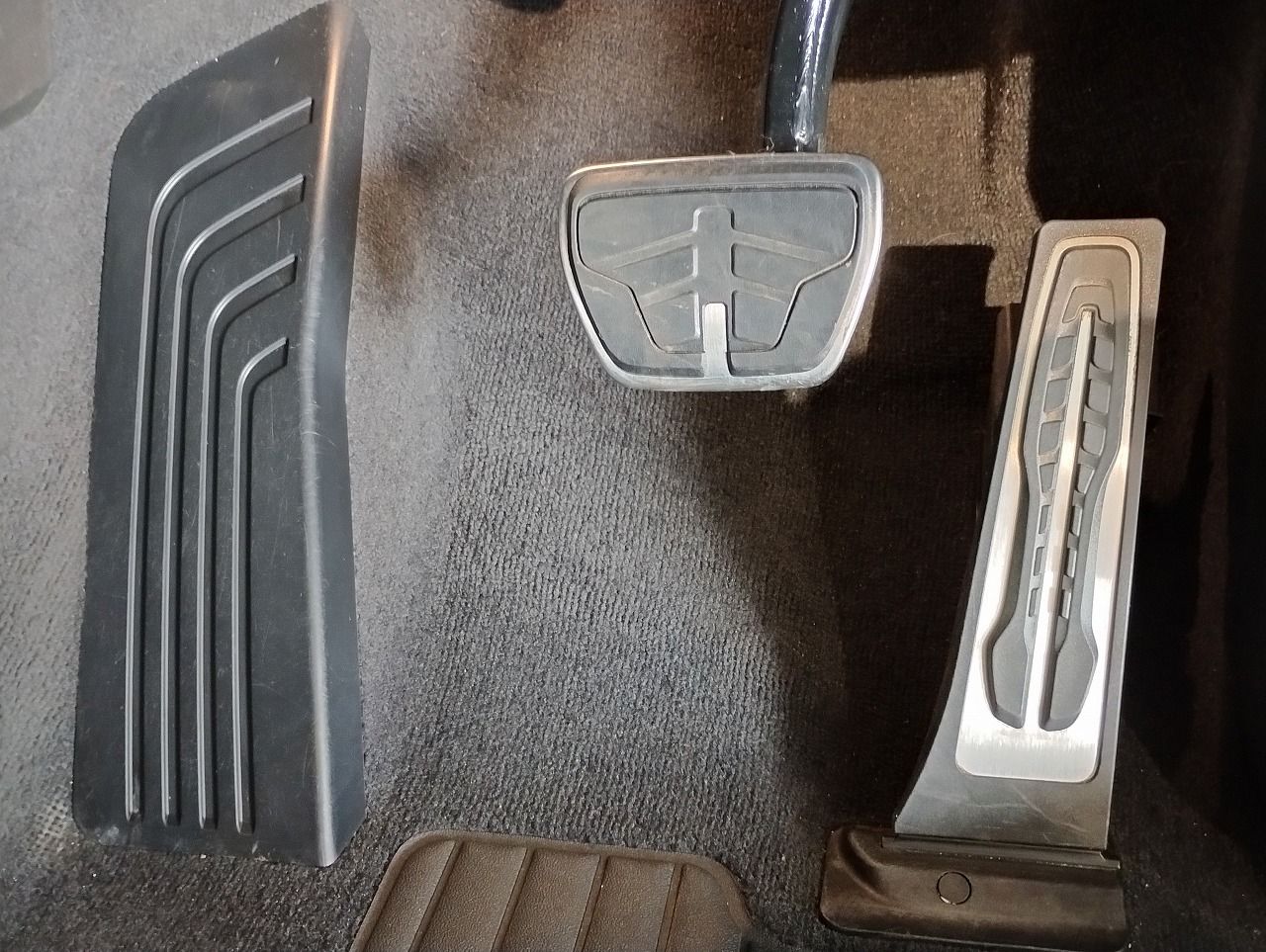 G01 X3 M40d RHD LCI ZA