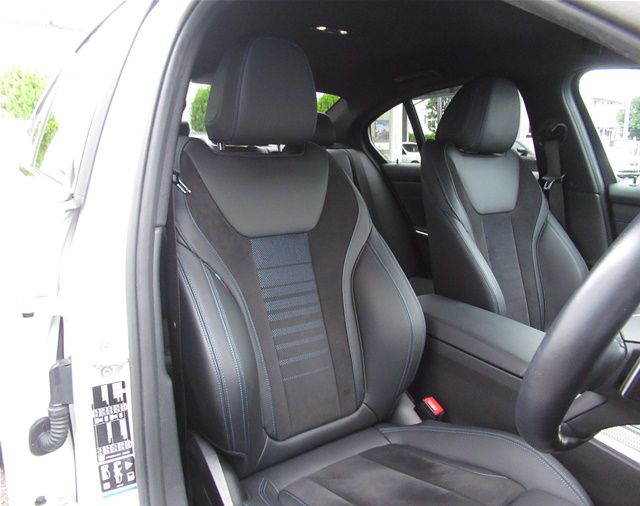 320d xDrive Berline RHD