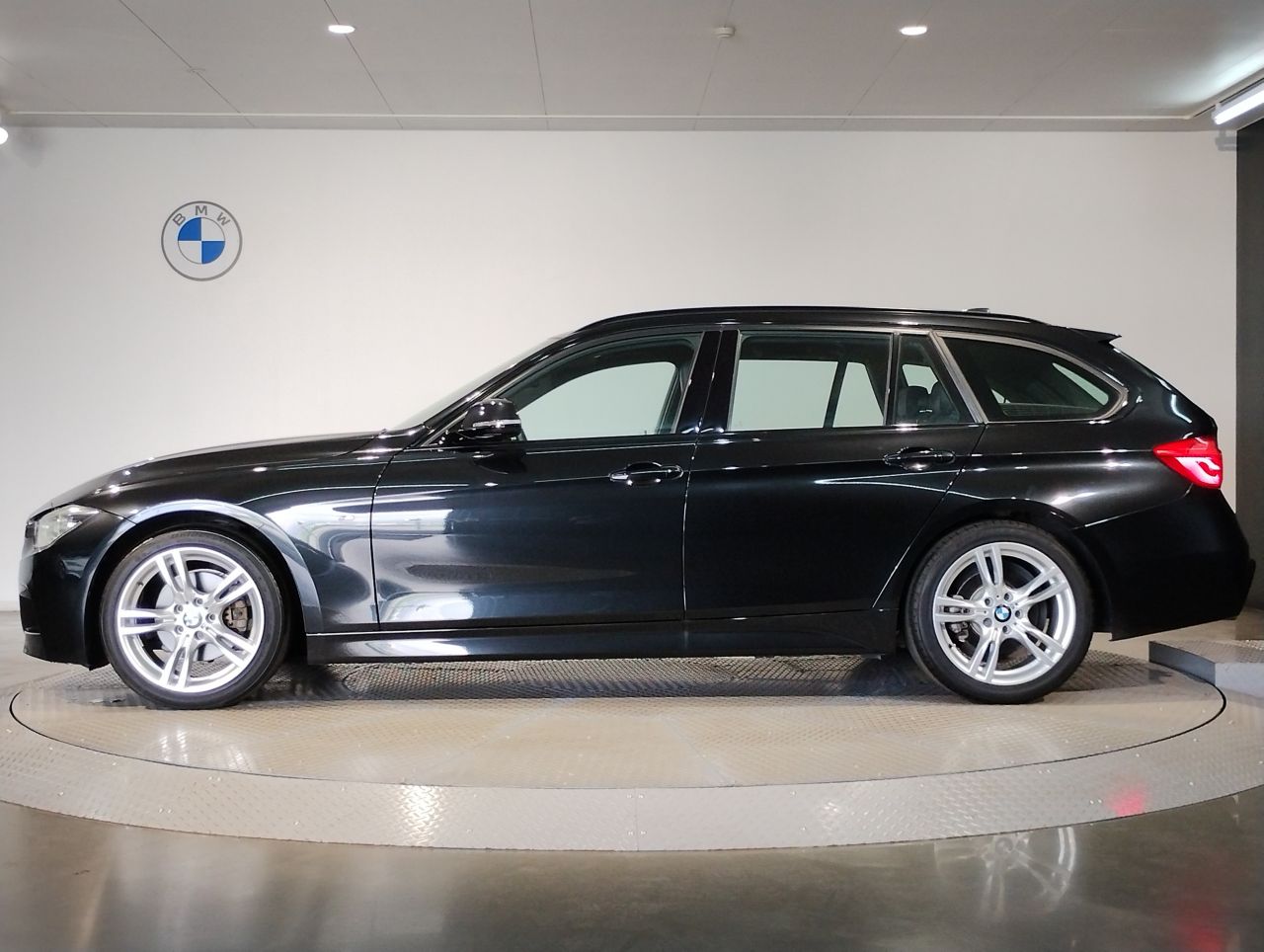 320I TOURING RHD