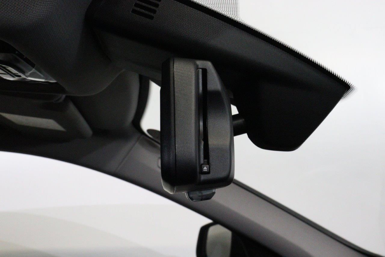 F40 118d Sports Hatch 5-door B47 2.0d