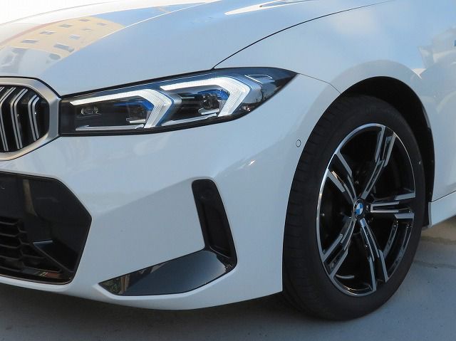 320d xDrive Berline RHD