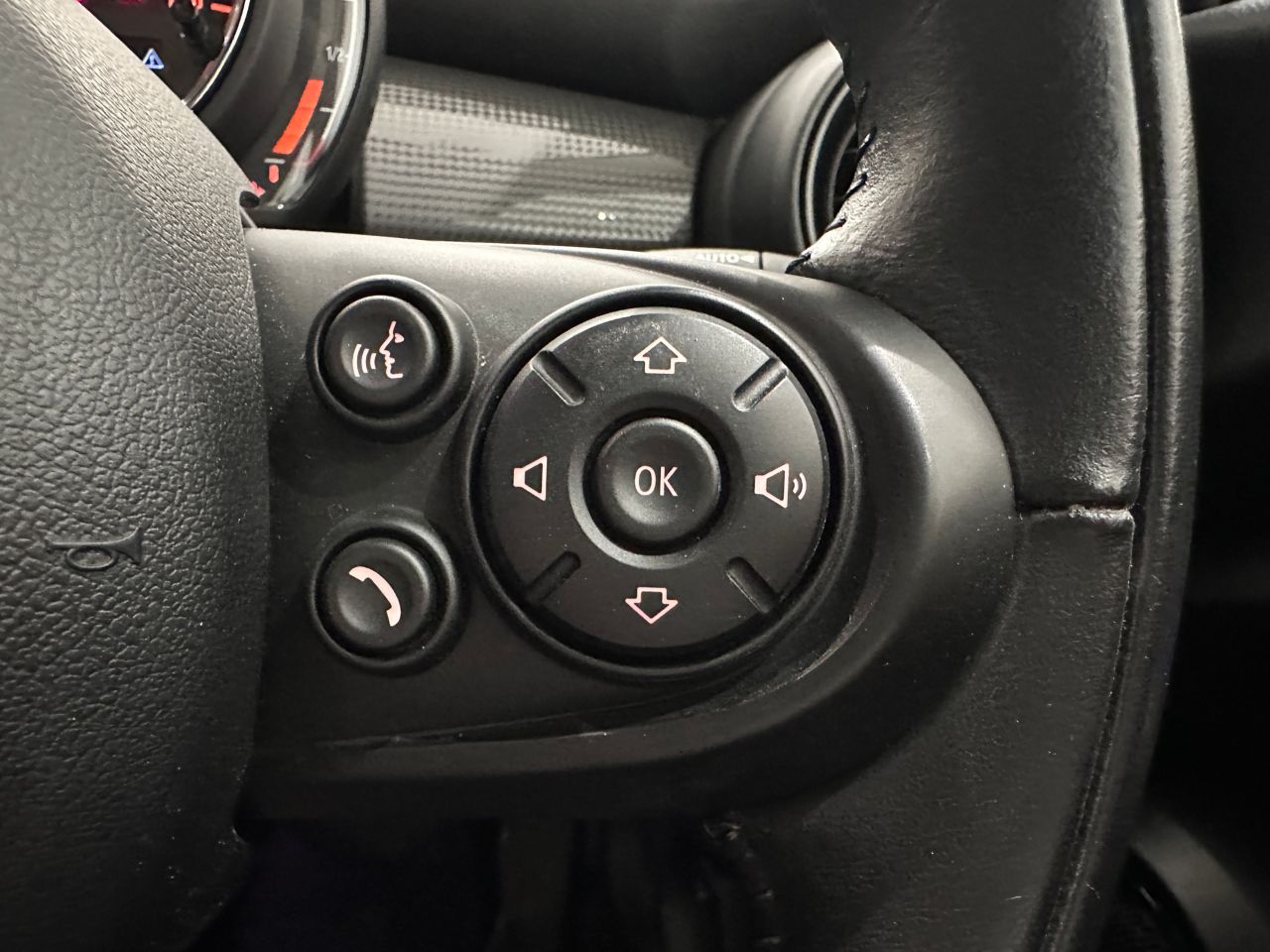 F56 COOPER D (AT)