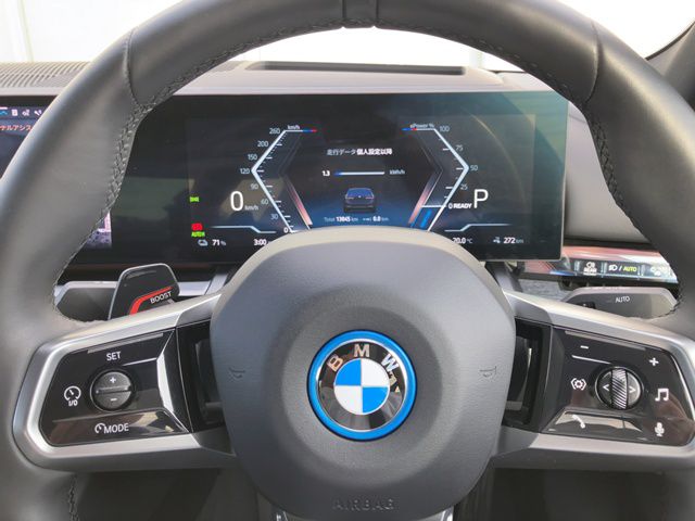 BMW i5 eDrive40 Sedan RHD