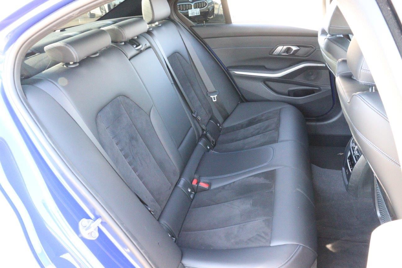 320d xDrive Berline RHD