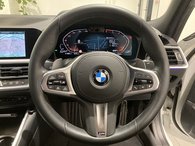 G20 320d xDrive RHD Saloon