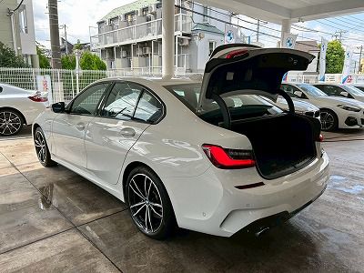 G20 330e Saloon RHD