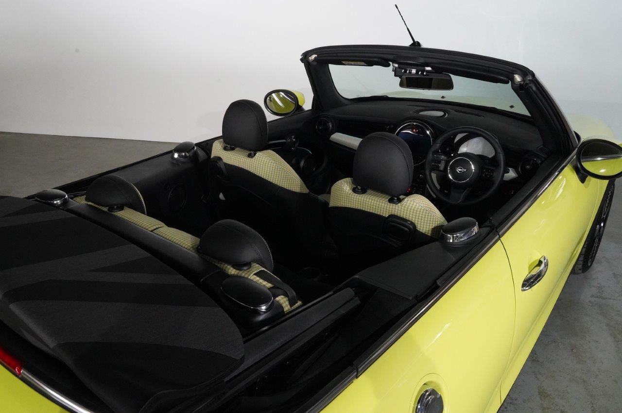 MINI Cooper S Convertible RHD