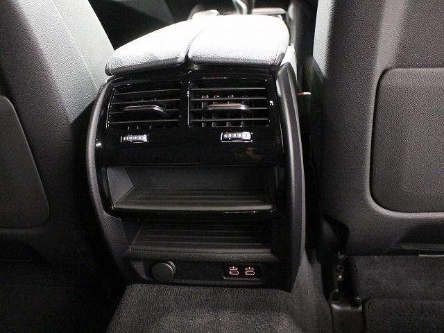 520d xDrive Touring RHD