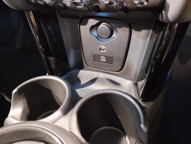 MINI Cooper F56 RHD