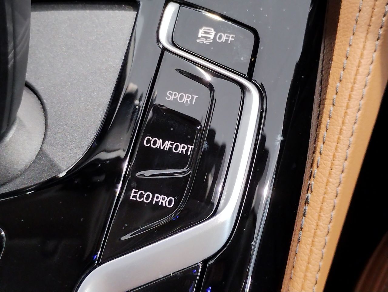 520d xDrive Sedan RHD