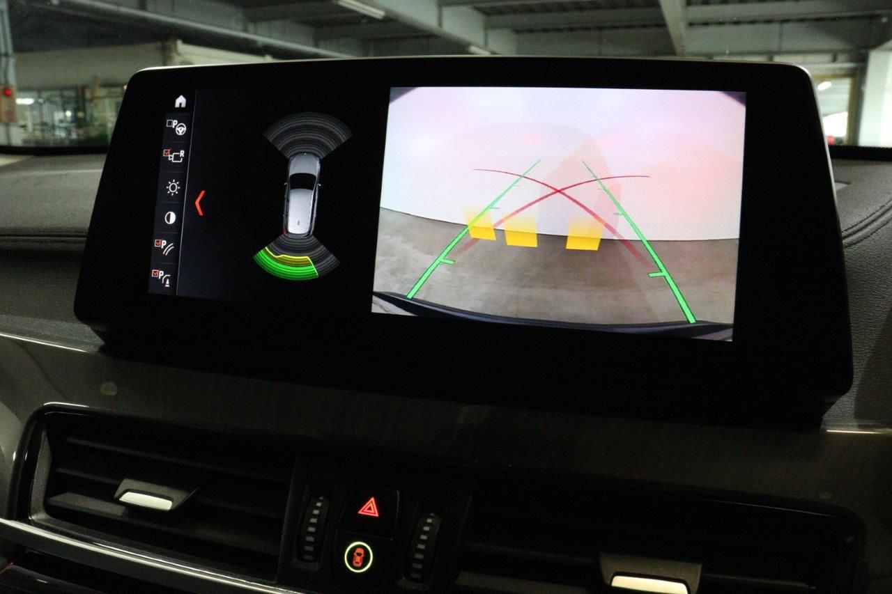 X1 sDrive18i RHD