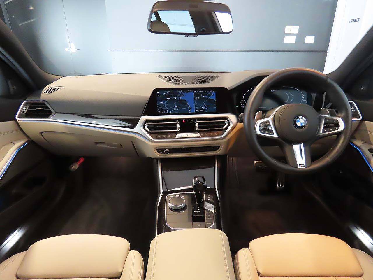 G20 330e Saloon RHD