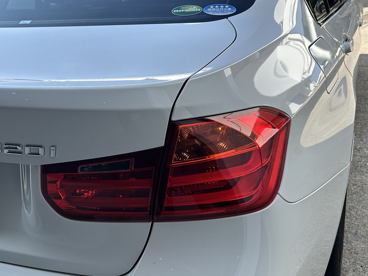 320I SEDAN RHD