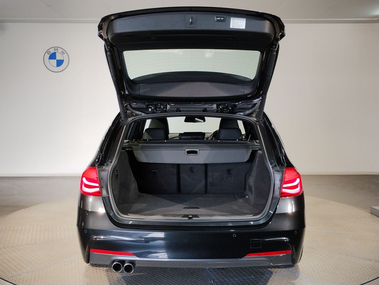 320I TOURING RHD