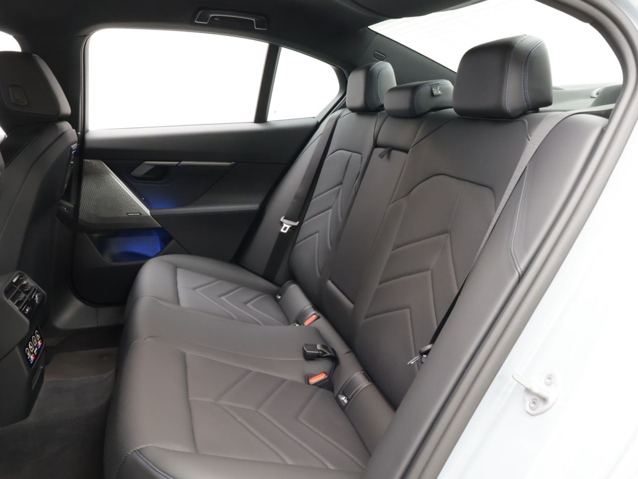 BMW i5 M60 xDrive Sedan RHD