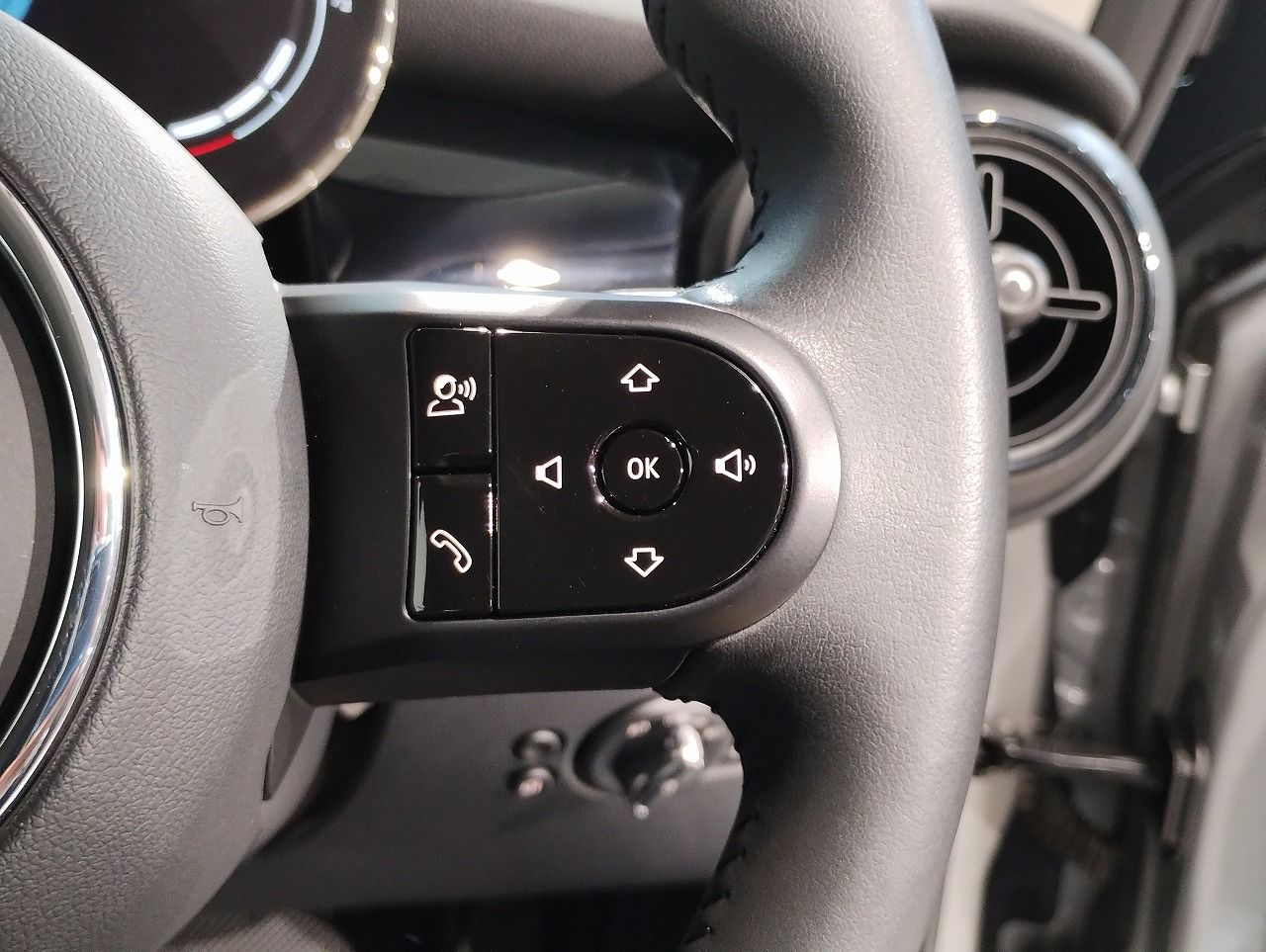 MINI Cooper F56 RHD