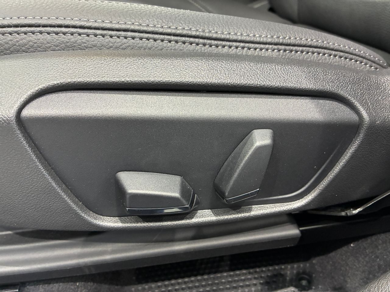 X1 sDrive18i RHD