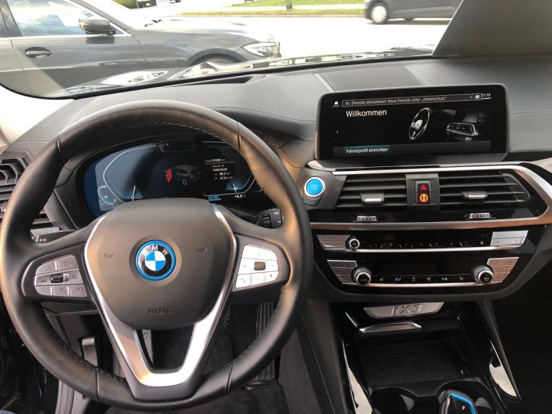 iX3