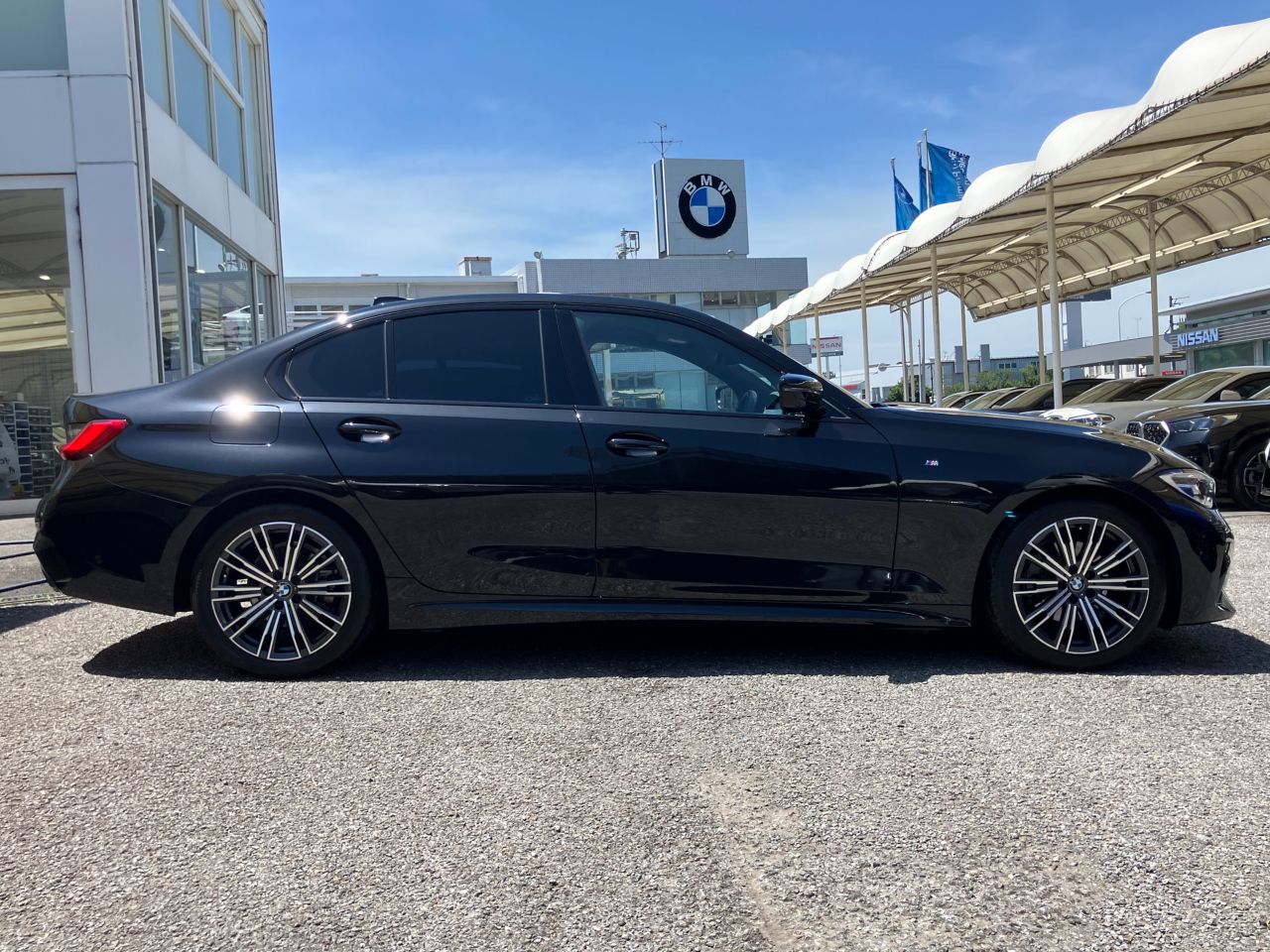G20 320d xDrive RHD Saloon