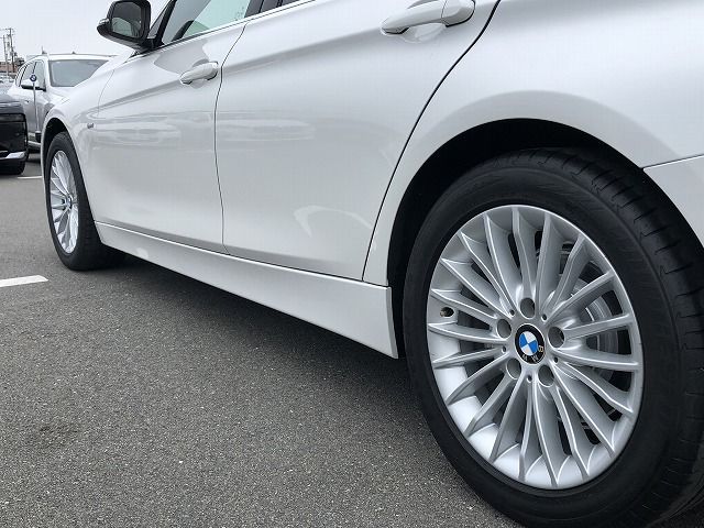 320D SEDAN RHD