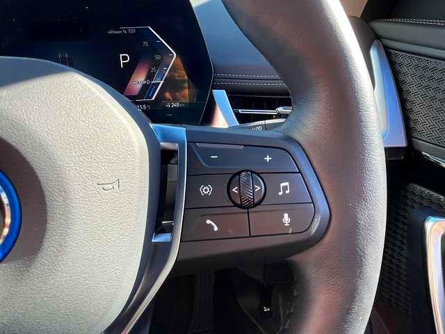 U11 iX1 xDrive30