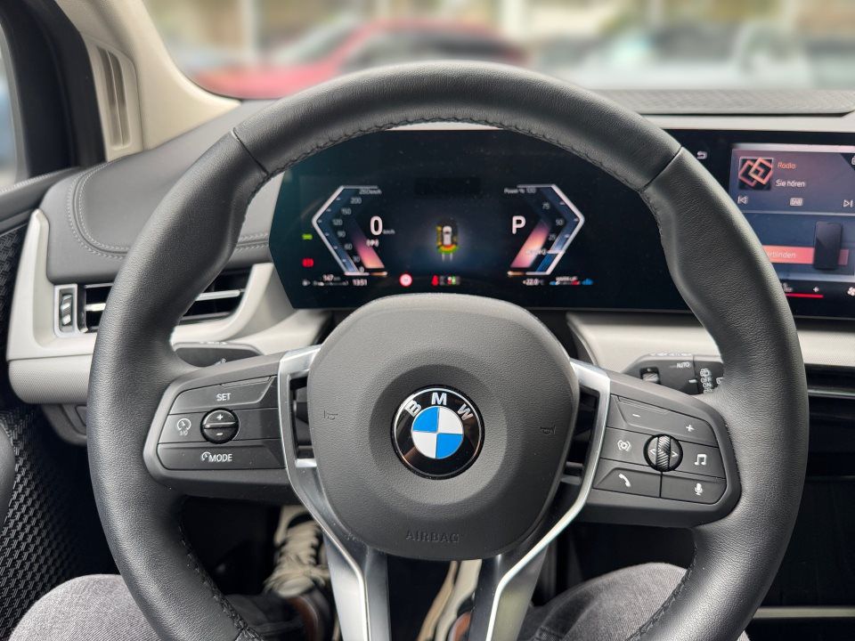 BMW 216