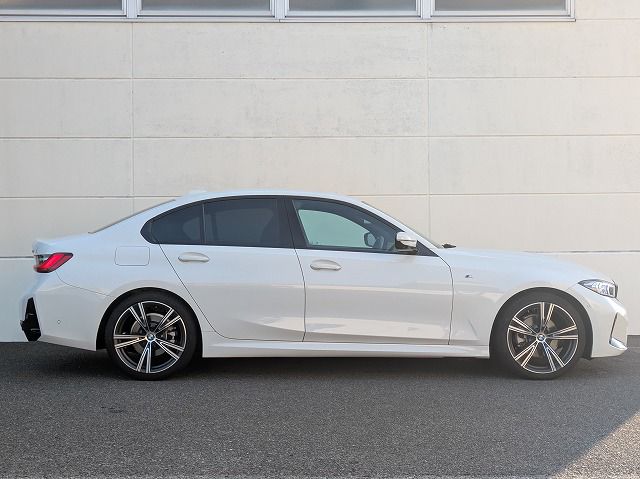 320d xDrive Berline RHD