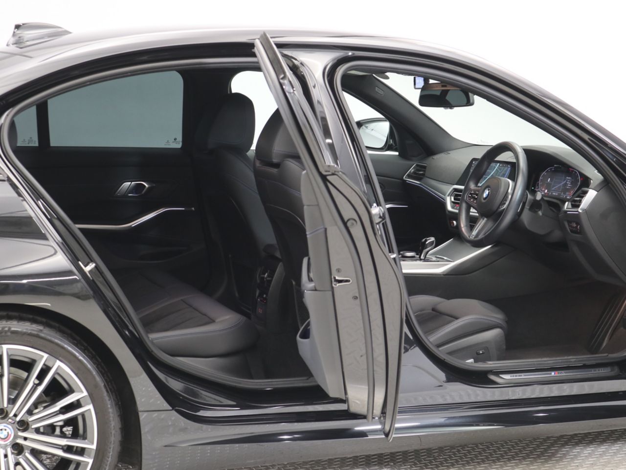 G20 320i Saloon RHD MX