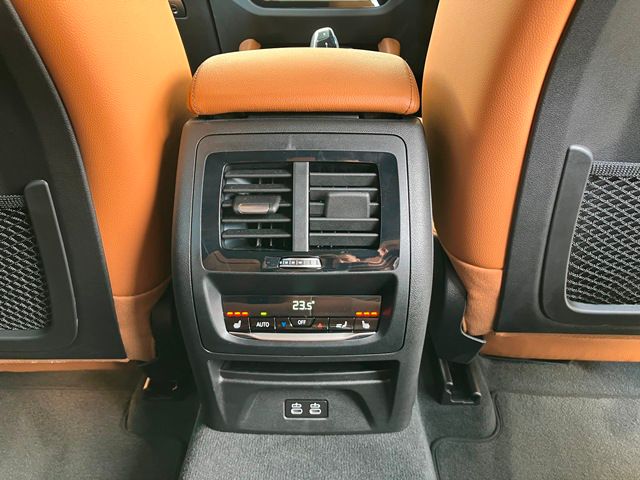 X4 M40i RHD