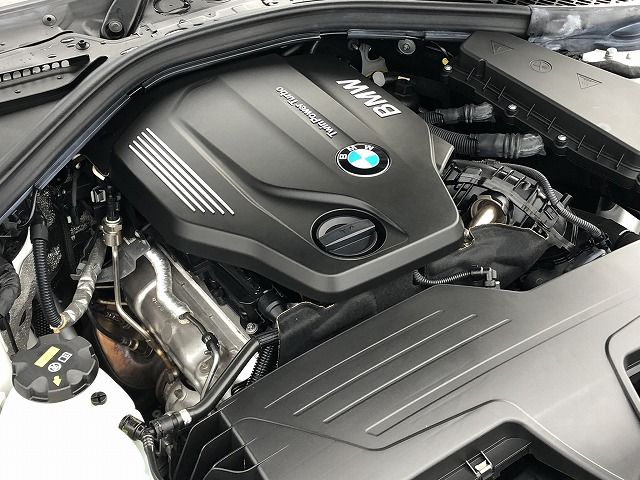 320D SEDAN RHD