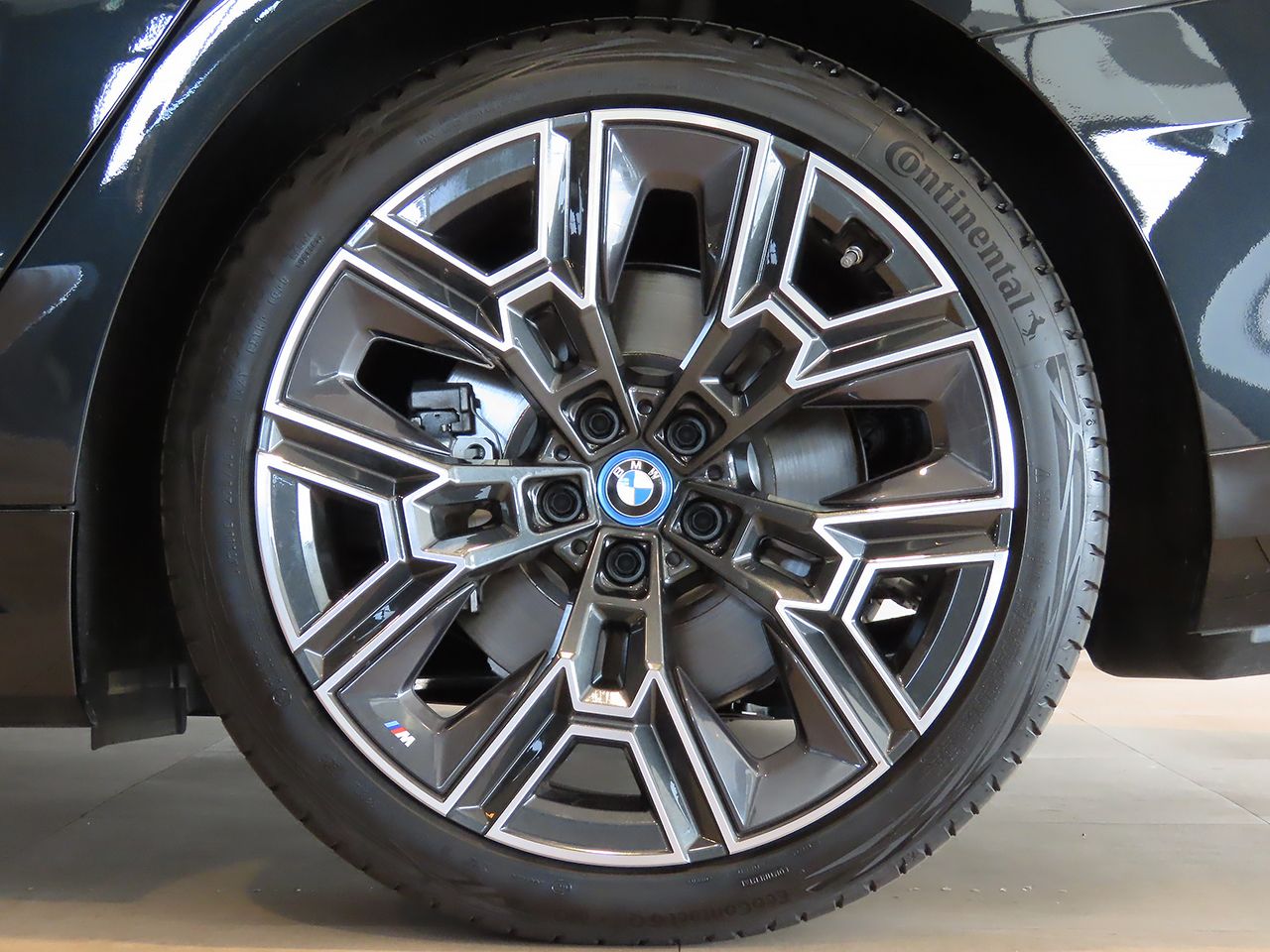 BMW i5 eDrive40 M Sport RHD